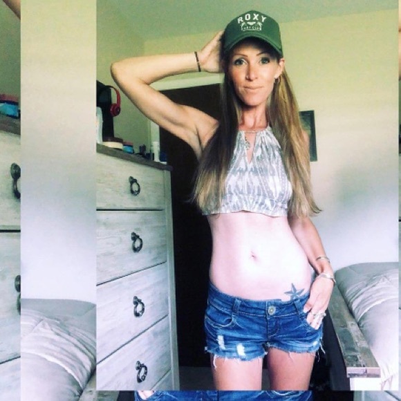 2 roxy open back tie crop tops - Picture 2 of 5